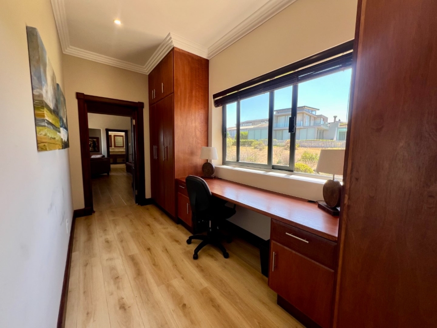 5 Bedroom Property for Sale in Oubaai Western Cape